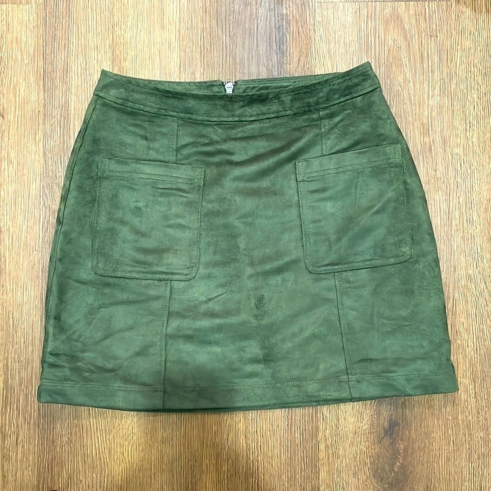 Mod green mini skirt
